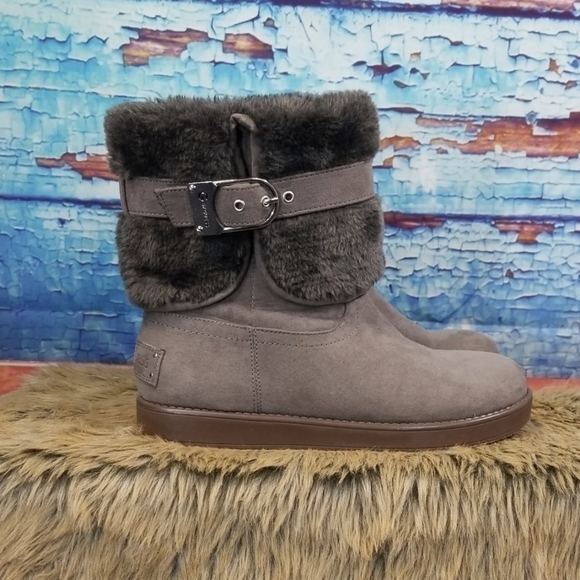 g by Guess fur booties - Picture 2 of 8